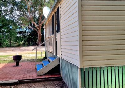 Molloy Holiday Park cottages and sites